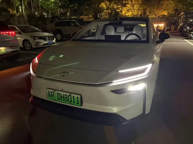 Фотография автомобиля — Toyota BoZhi 7