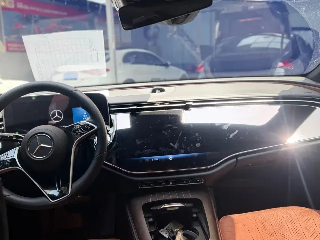 Mercedes-Benz E-Class — Фото автомобиля 5