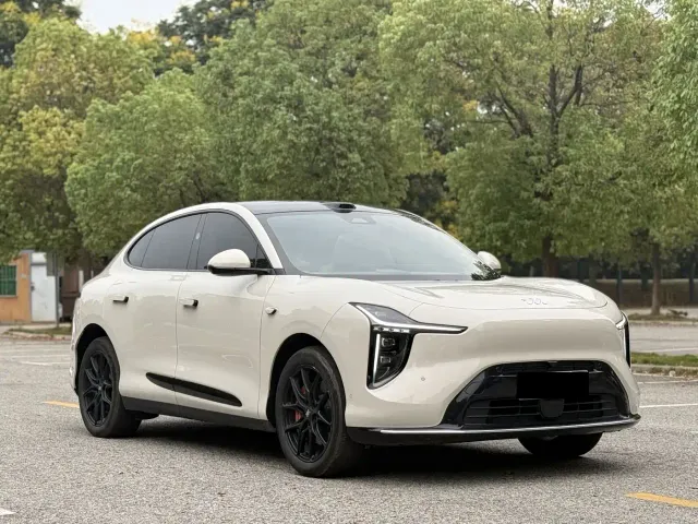 IM Motors LS6 — Фото автомобиля 3