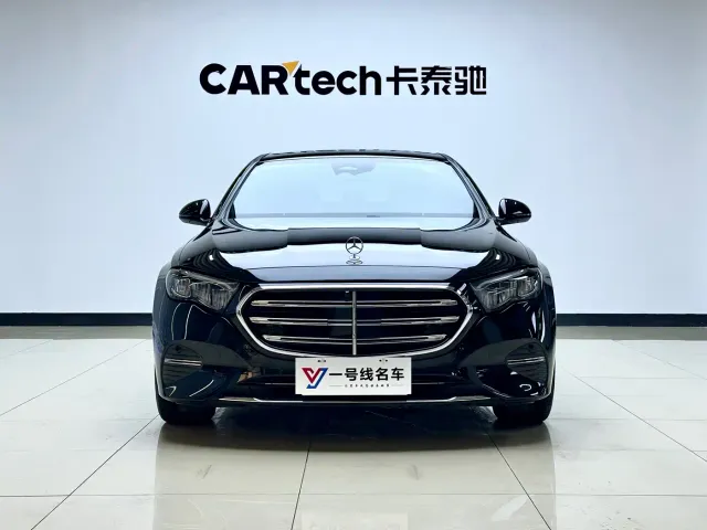 Фотография автомобиля — Mercedes-Benz E-Class