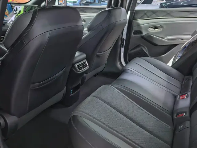 BYD Qin L — Фото автомобиля 9