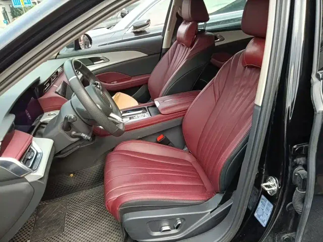 Hongqi H5 — Фото автомобиля 7