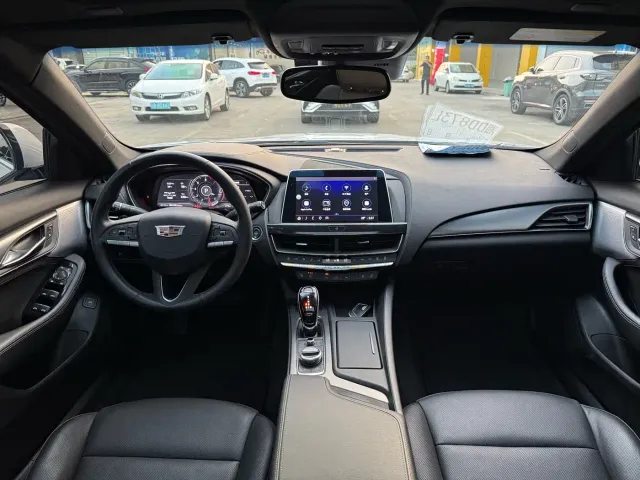 Cadillac CT5 — Фото автомобиля 9