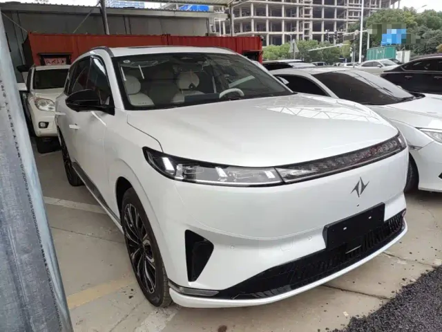 Dongfeng eπ 008 — Фото автомобиля 3