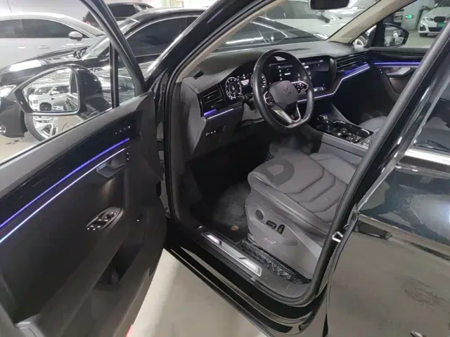 Volkswagen Touareg — Фото автомобиля 18