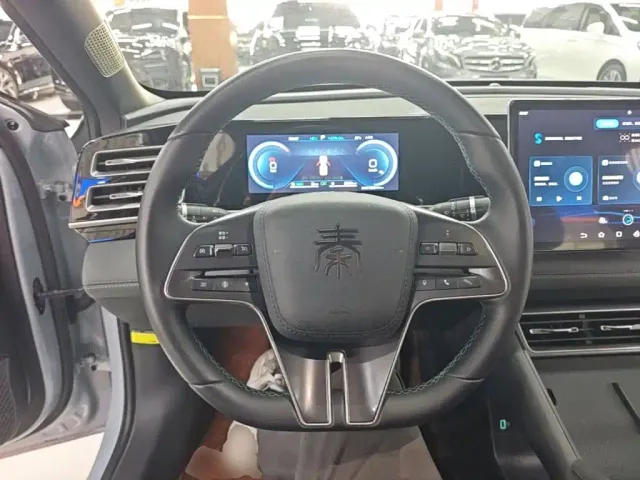BYD Qin L — Фото автомобиля 10