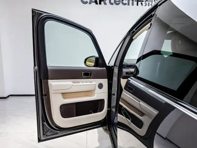 Li Auto MEGA — Фото автомобиля 11