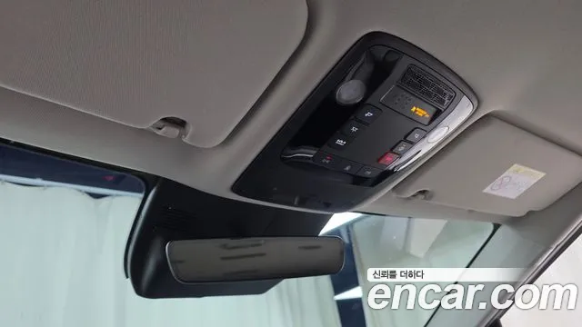 Kia Carnival — Фото автомобиля 25