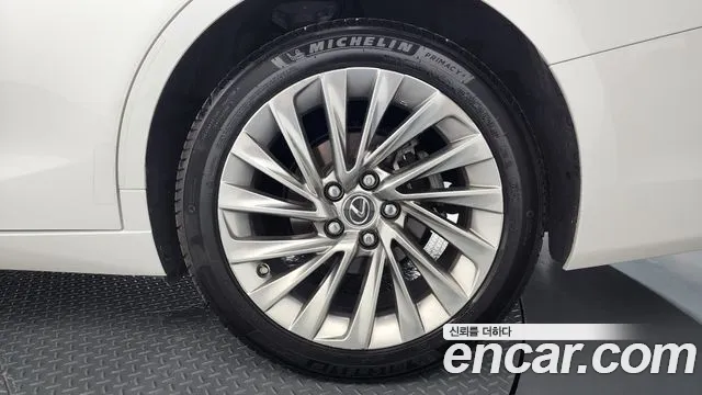 Lexus ES — Фото автомобиля 19