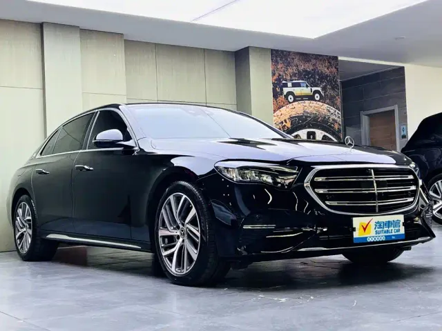 Mercedes-Benz E-Class — Фото автомобиля 3
