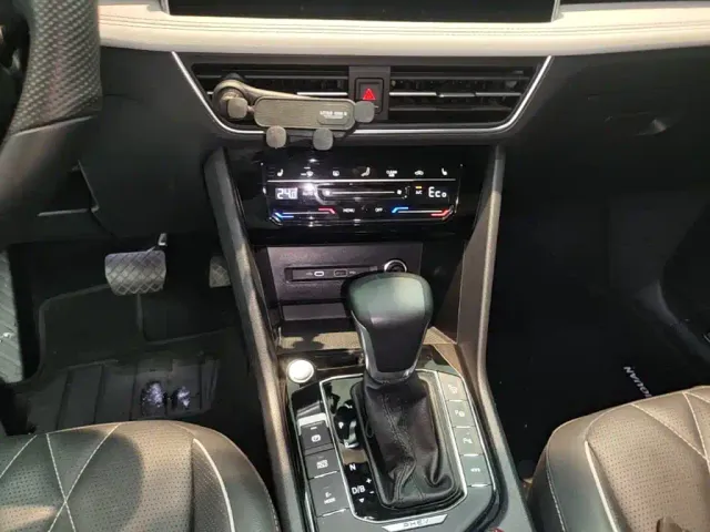 Volkswagen Tiguan L PHEV — Фото автомобиля 9