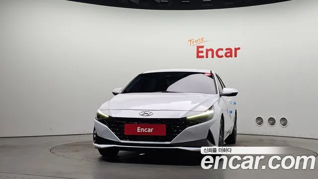 Hyundai Avante CN7 — Фото автомобиля 3