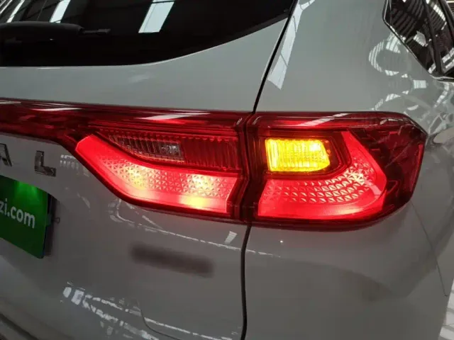 Haval M6 — Фото автомобиля 7