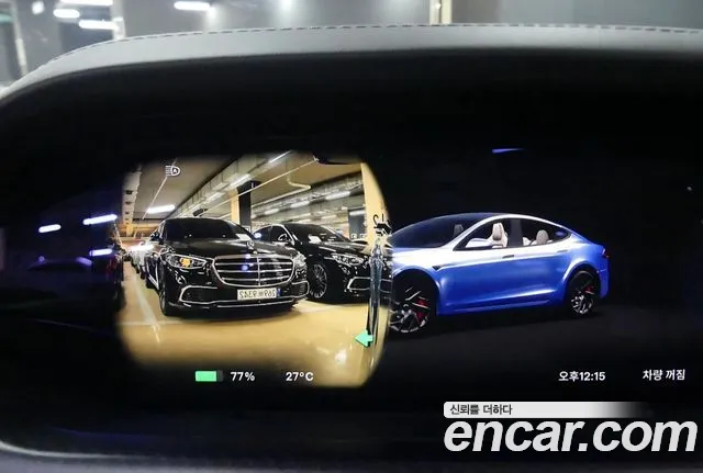 Tesla Model S — Фото автомобиля 14