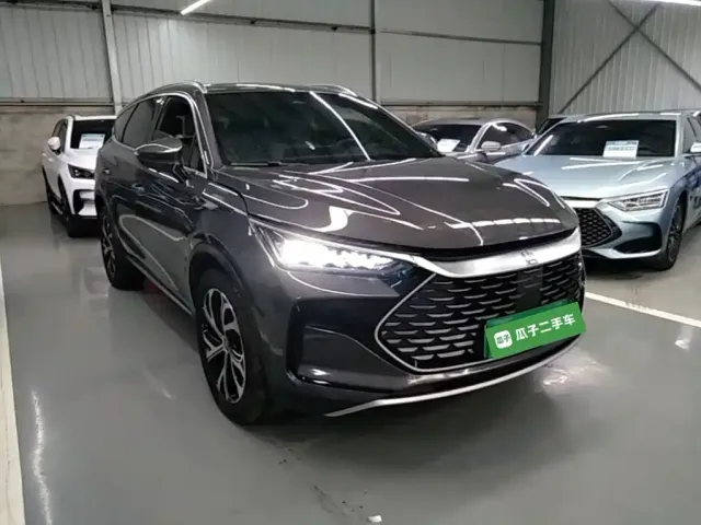 BYD Tang — Фото автомобиля 3