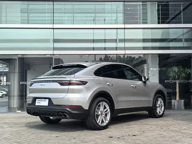 Porsche Cayenne — Фото автомобиля 4