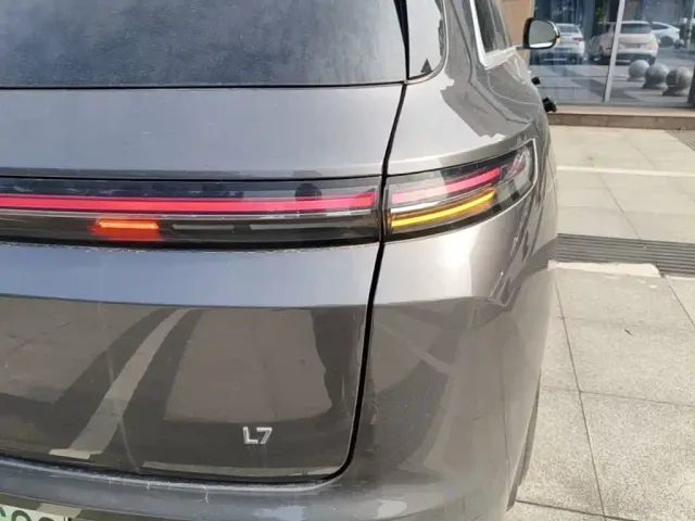 Li Auto L7 — Фото автомобиля 7