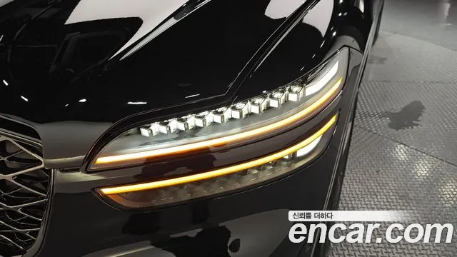 Genesis GV70 2.5T Бензин AWD — Фото автомобиля 19