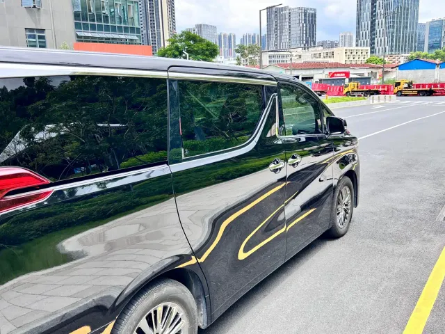 Toyota Alphard — Фото автомобиля 20