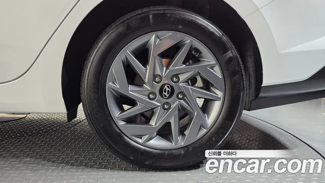 Hyundai Avante CN7 — Фото автомобиля 6