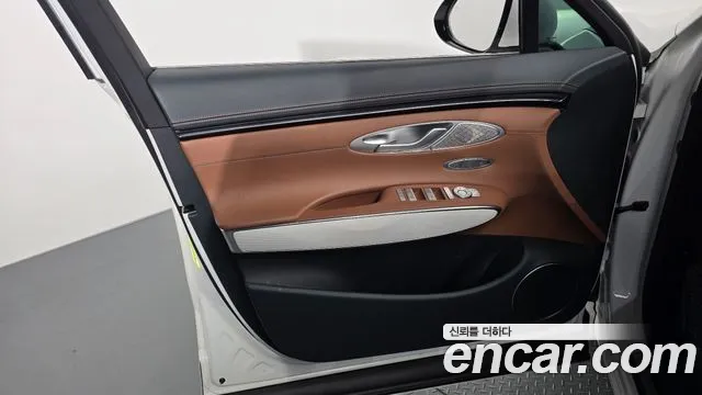 Genesis GV70 — Фото автомобиля 13