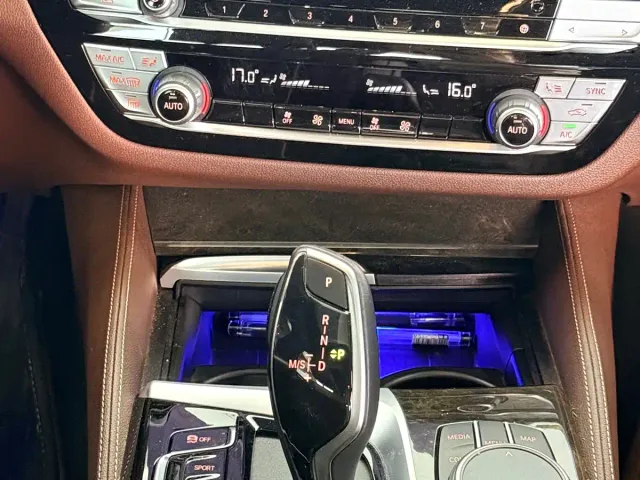 BMW 5 Series — Фото автомобиля 15
