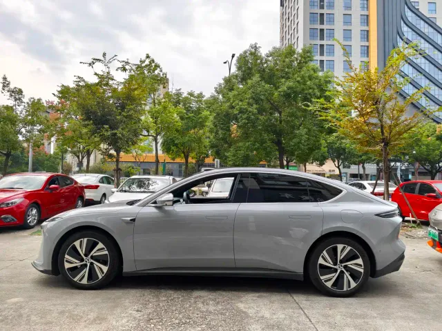 Nio ET5 — Фото автомобиля 3