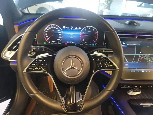 Mercedes-Benz E-Class — Фото автомобиля 10