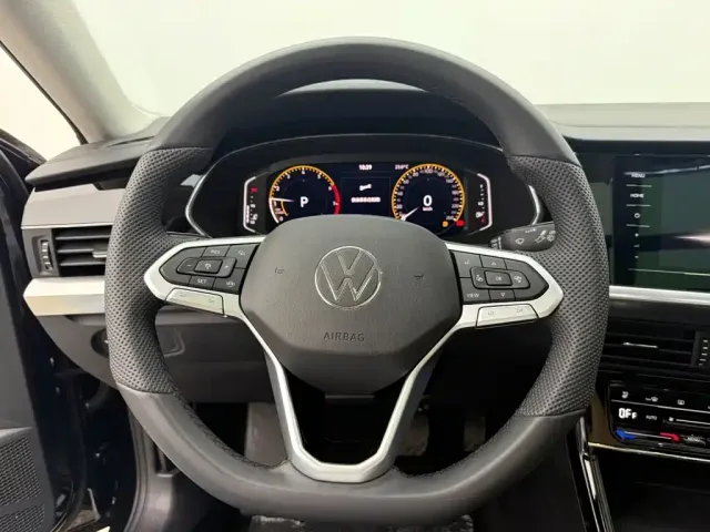 Volkswagen Passat — Фото автомобиля 12