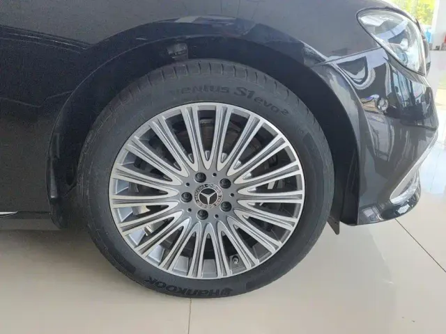 Mercedes-Benz E-Class — Фото автомобиля 6