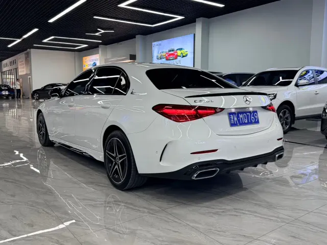 Mercedes-Benz C-Class — Фото автомобиля 3