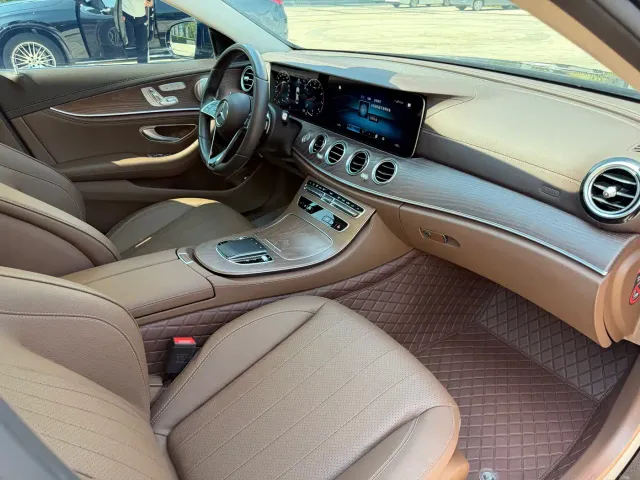 Mercedes-Benz E-Class — Фото автомобиля 10