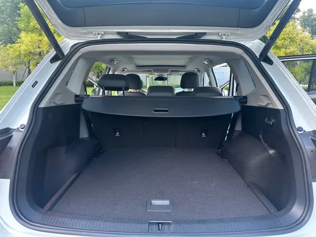 Volkswagen Tiguan L — Фото автомобиля 12
