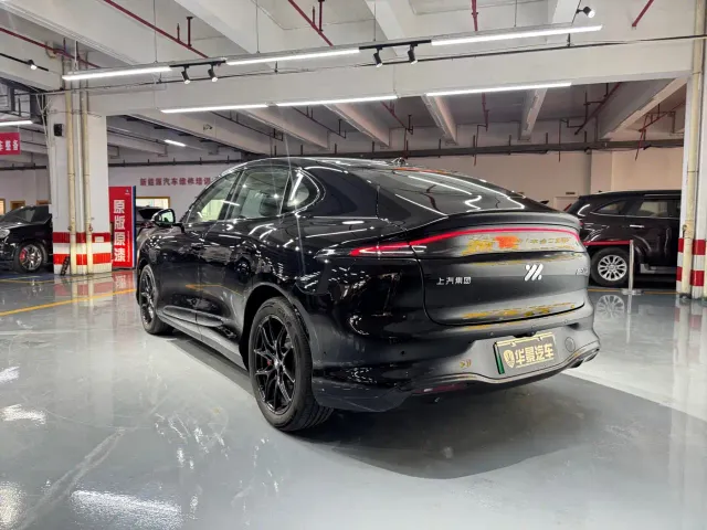 IM Motors LS6 — Фото автомобиля 6
