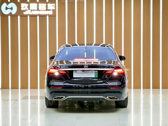 Mercedes-Benz E-Class — Фото автомобиля 21