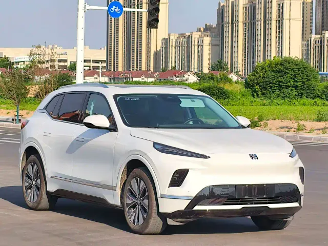 Buick E5 — Фото автомобиля 2