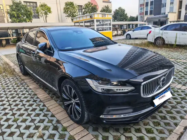 Volvo S90 — Фото автомобиля 2