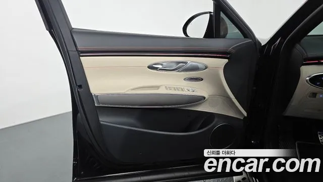 Genesis GV70 — Фото автомобиля 13