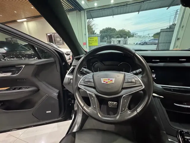 Cadillac XT5 — Фото автомобиля 21