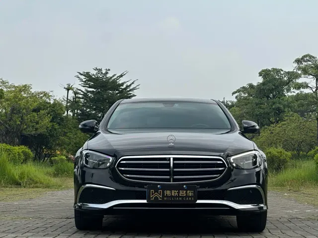 Mercedes-Benz E-Class — Фото автомобиля 2