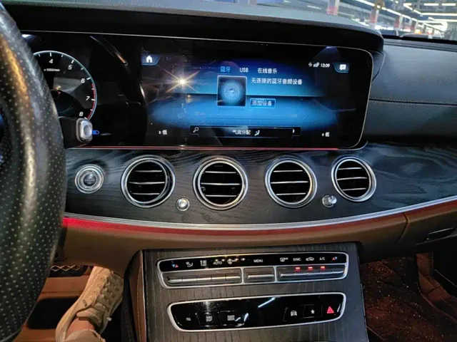 Mercedes-Benz E-Class — Фото автомобиля 12