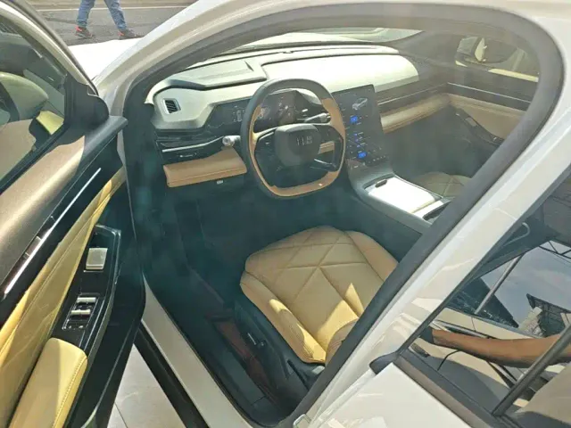Geely Galaxy L6 — Фото автомобиля 14
