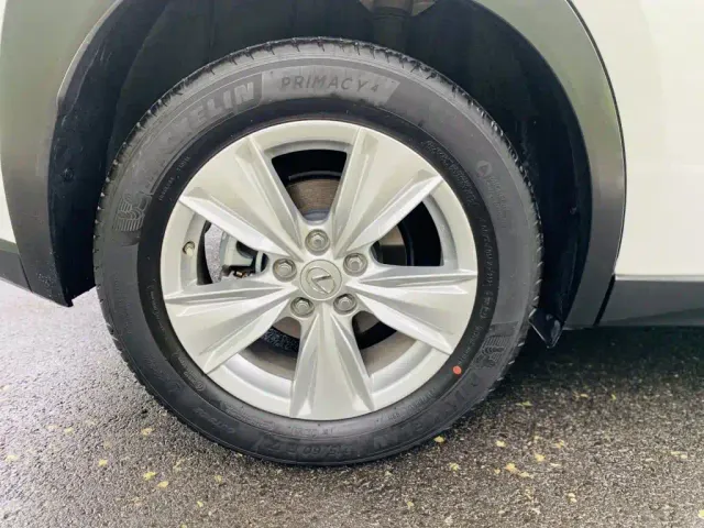 Lexus UX — Фото автомобиля 19