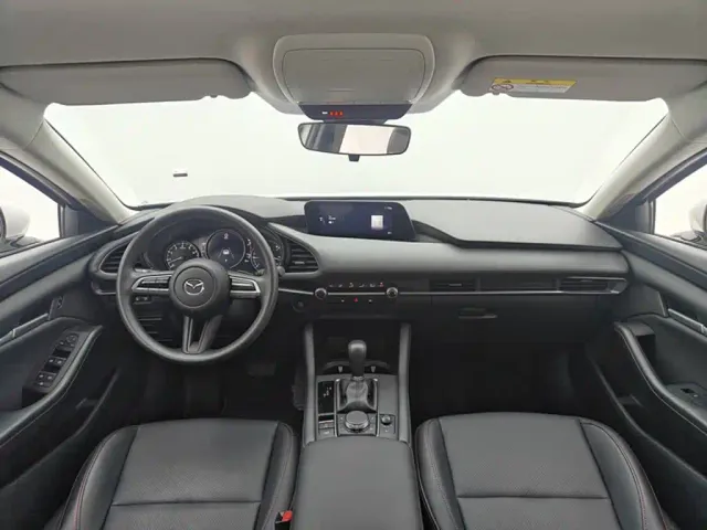 Mazda Axela — Фото автомобиля 3