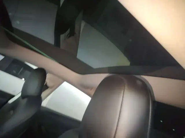 Tesla Model 3 — Фото автомобиля 17