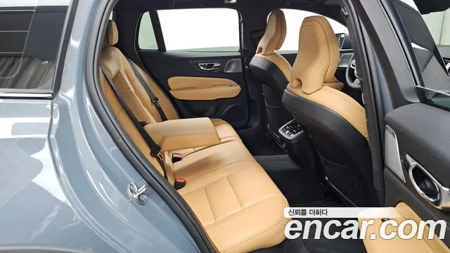 Вольво V60 V60 Cross Country 2 поколение B5 Pro AWD — Фото автомобиля 12