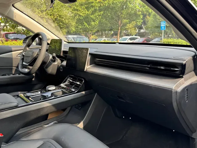 Wuling Starlight — Фото автомобиля 15
