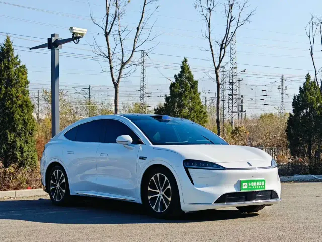 Фотография автомобиля — Luxeed R7