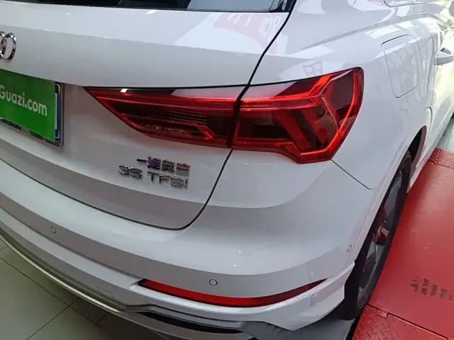 Audi Q3 — Фото автомобиля 23
