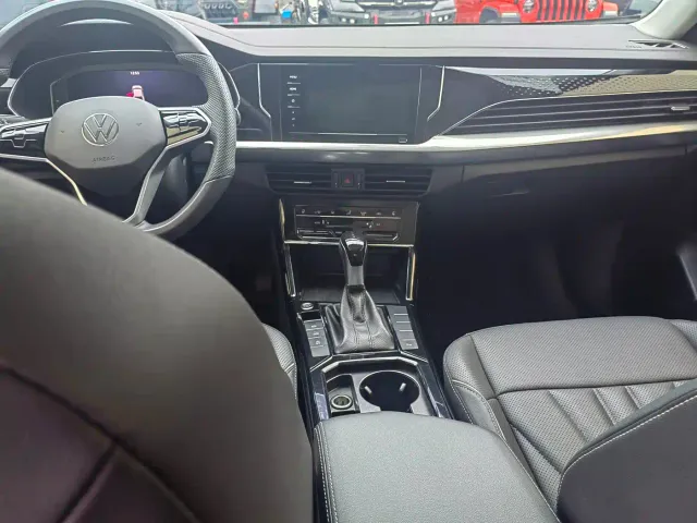 Volkswagen Passat — Фото автомобиля 7